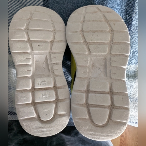 Puma Kids' Dark Gray Sneakers with Blue And Yellow Accent - Picture 4 of 5